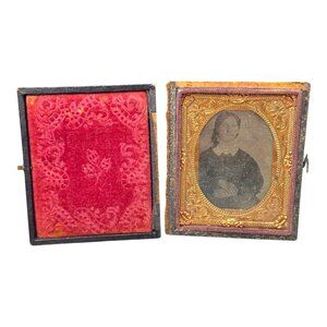 Young Woman Proper GIrl 1850s Antique Daguerreotype Portrait Case Ornate READ